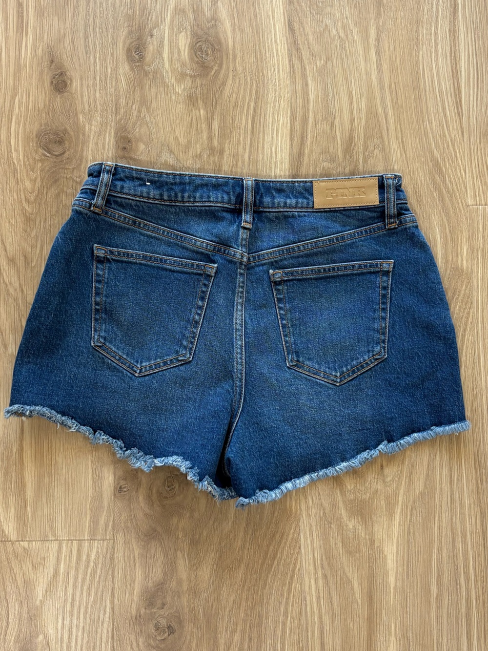 NWT PINK Victoria’s Secret Denim Shorts Raw Hem Size 8 - Picture 3 of 5